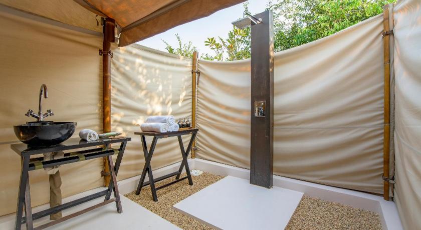 Image of Deluxe Pool Suite 12
