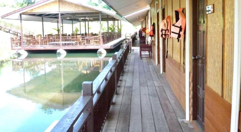 Image of Floating House 13