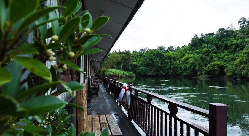 Image of Floating House 16