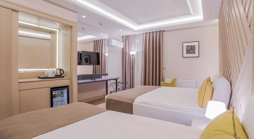 Immagine di Camera Familiare con Balcone (Family Room with Balcony) 3