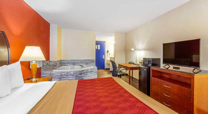 Econo Lodge Inn and Suites Brookings