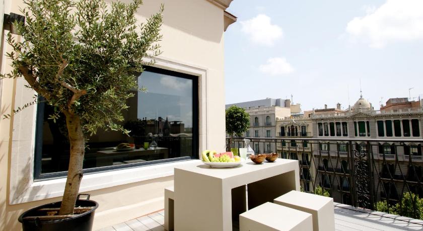 Deco Apartments Barcelona-Diagonal photo