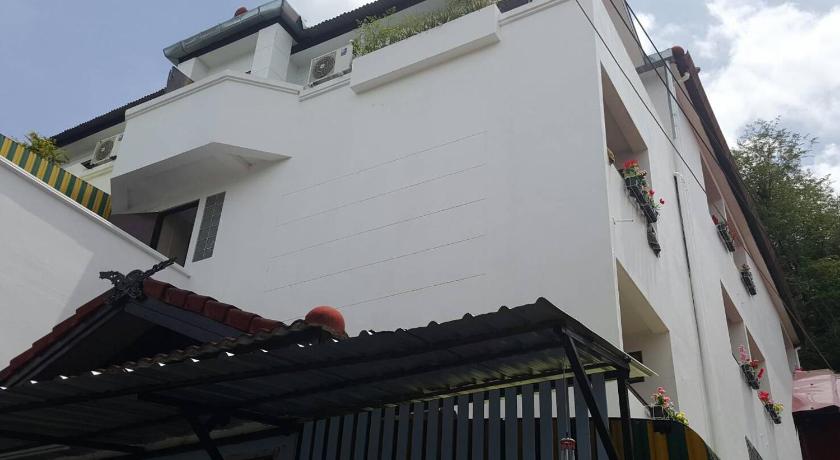 V.I.P. House photo