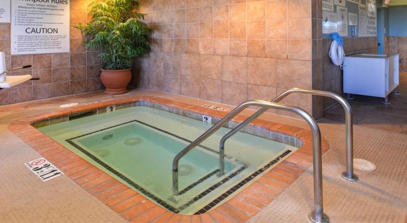 Holiday Inn Express Woodland photo