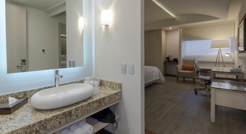 Holiday Inn Express Mexico- Toreo, an IHG Hotel