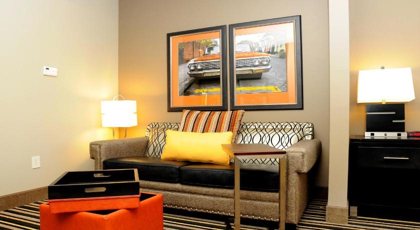 Holiday Inn Express Covington-Madisonville photo