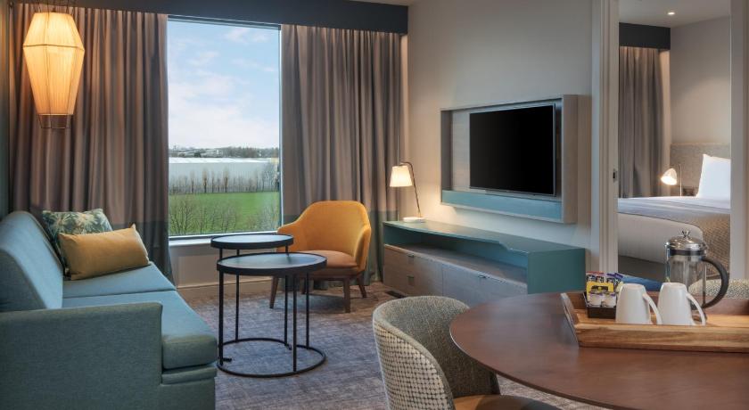 Image of 1 Bedroom Suite 1 King 4