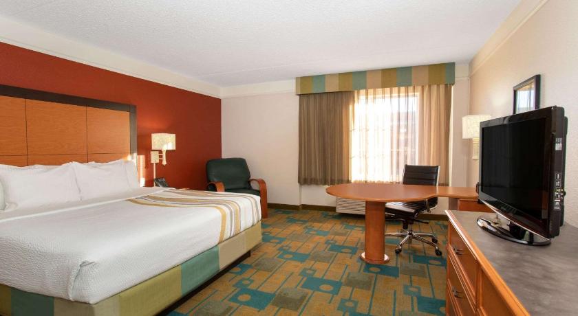 La Quinta Inn & Suites by Wyndham Denver Southwest Lakewood