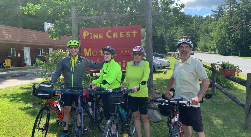 Pine Crest Motel & Cabins photo