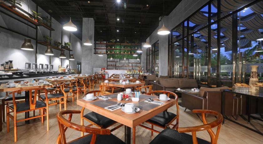 Harper Purwakarta by ASTON