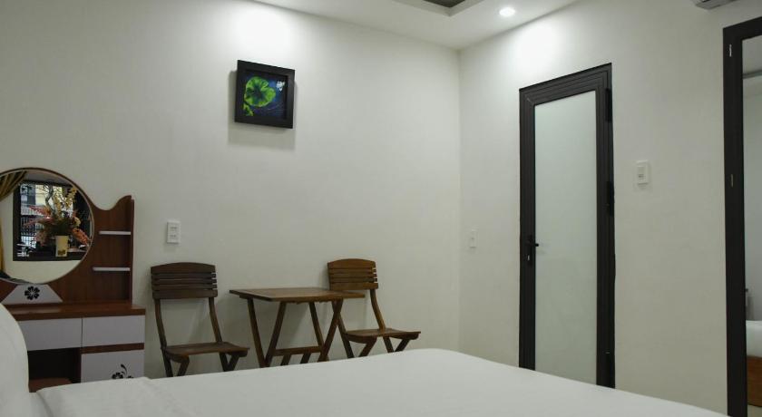 Image of Family Room 12