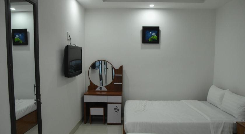 Image of Family Room 9