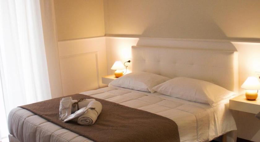 MAMO al Museo — Hotel in Naples