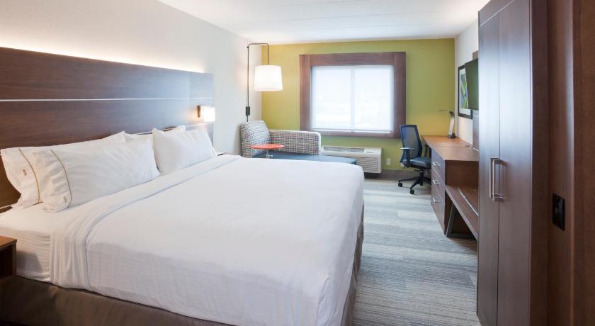 Holiday Inn Express Roseville-St. Paul