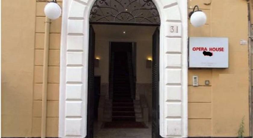 Opera House Guest, Roma centro storico photo