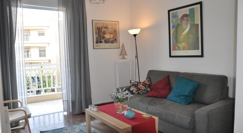 Sunny Apartment with view — Hotel in Athens