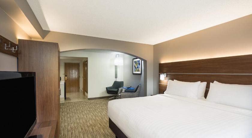 Holiday Inn Express Hotel & Suites Louisville East