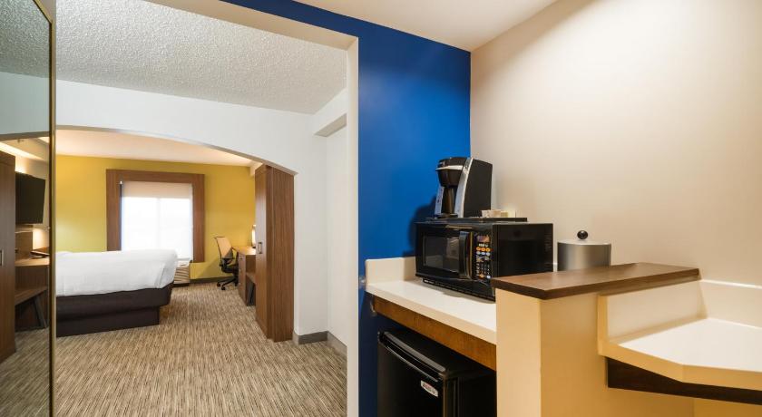 Holiday Inn Express Hotel & Suites Louisville East