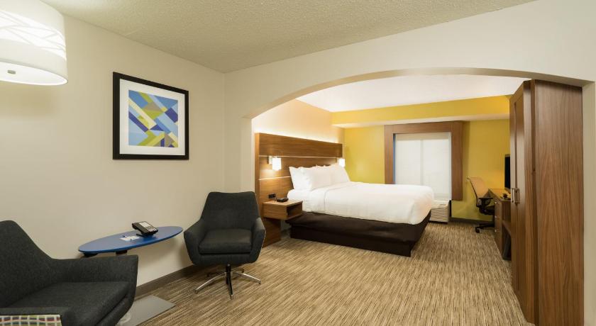 Holiday Inn Express Hotel & Suites Louisville East