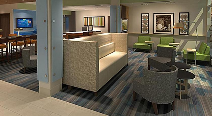 Holiday Inn Express and Suites Staunton