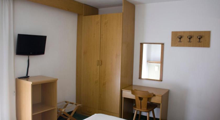Image of Double or Twin Room 9