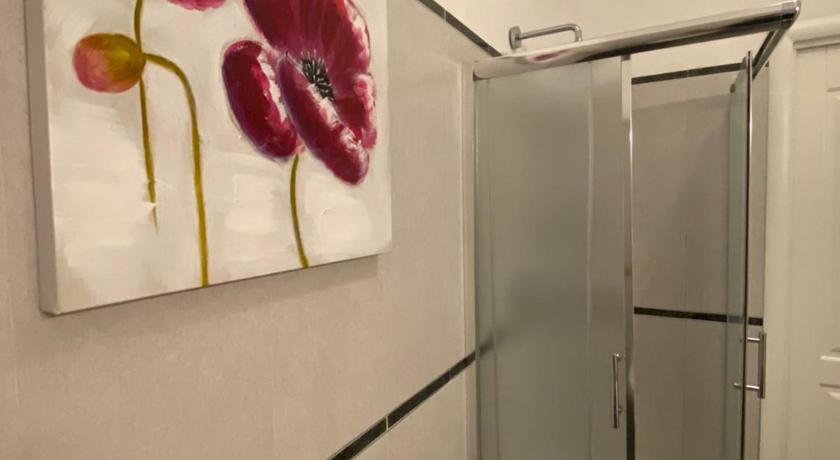 Image of Superior Triple Room 11