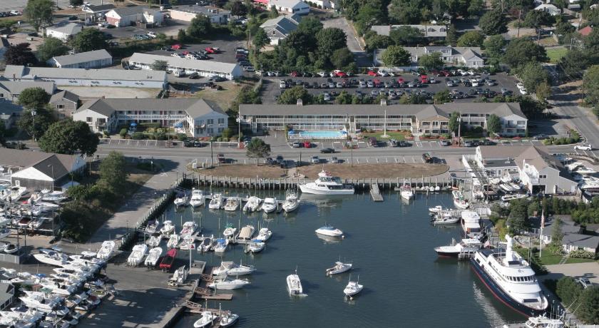 Innseason Resorts Harborwalk photo