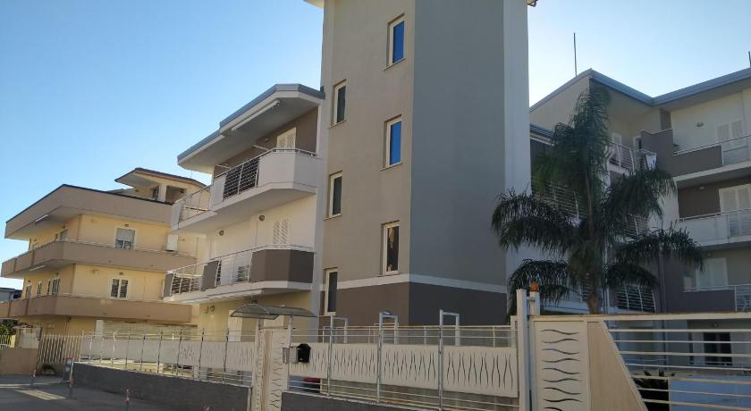 B&B White One
