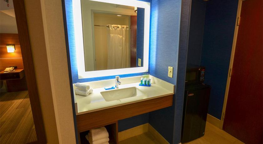 Holiday Inn Express Pittsburgh-Bridgeville