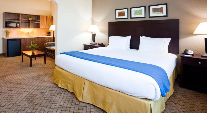 Holiday Inn Express Hotel & Suites Mankato East