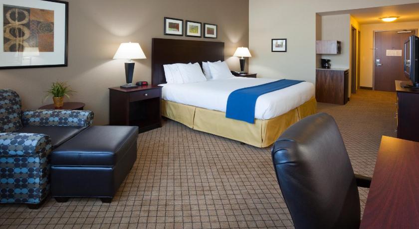 Holiday Inn Express Hotel & Suites Mankato East