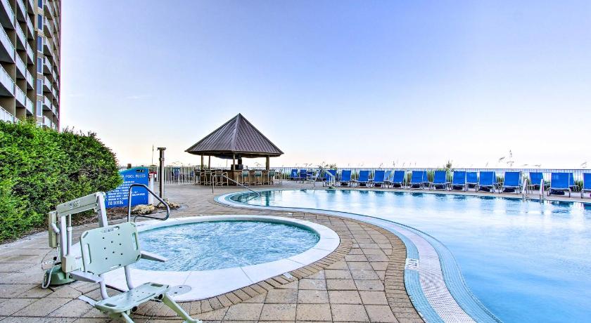 Oceanfront Family Condo in Emerald Beach Resort photo