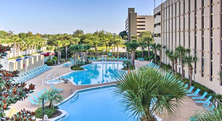 Oceanfront Family Condo in Emerald Beach Resort photo