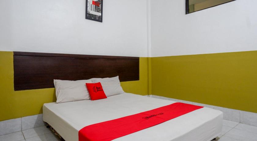 Fasilitas kamar RedDoorz Syariah @ Hotel Wisma Indonesia Kendari