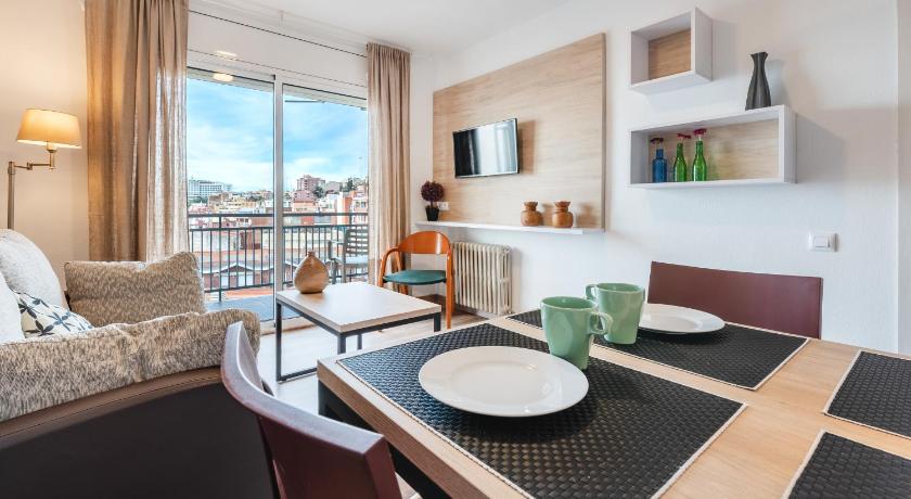 Apartamentos Astoria — Hotel in Tarragona