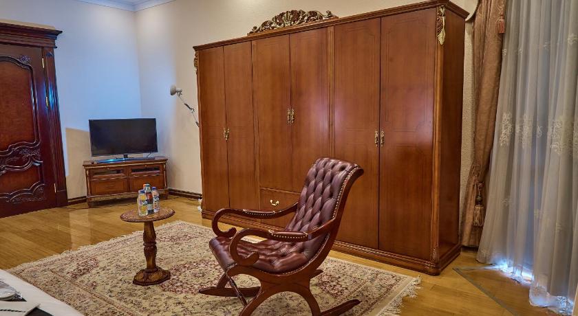 Image of Deluxe Double or Twin Room with Balcony 5