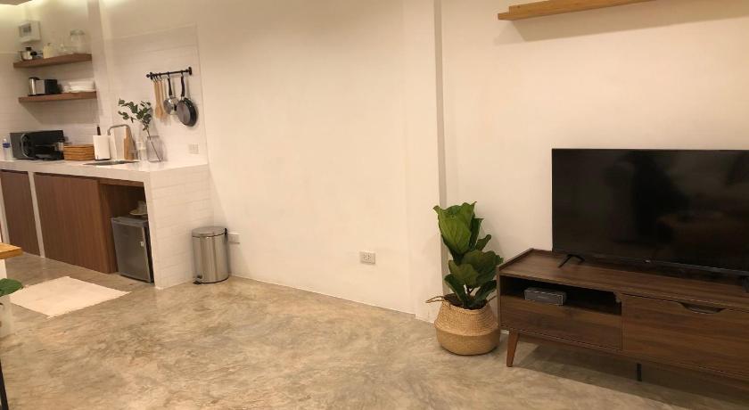 MarloweTonysHome – Bangkok, NY