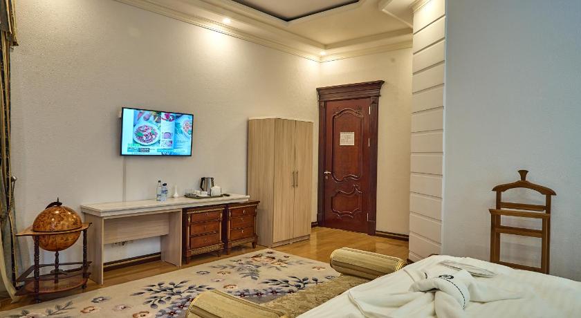 Image of Double Room with Balcony 4