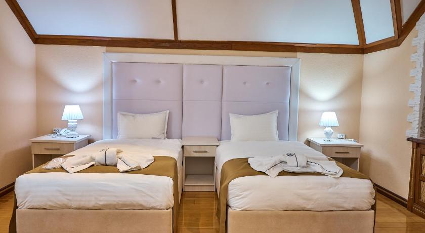 Image of Twin Room with Balcony 1