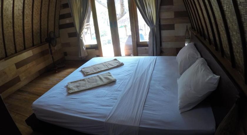 Gili Smile Bungalow - image 36