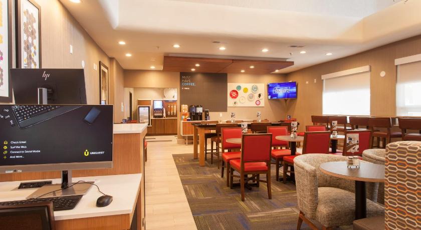 Holiday Inn Express And Suites Santa Fe photo