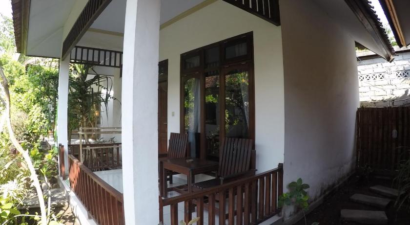 Gili Smile Bungalow - image 32