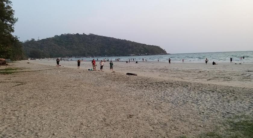 บ้านทะเลอิ่มเอม Bann Talay Im eimm photo