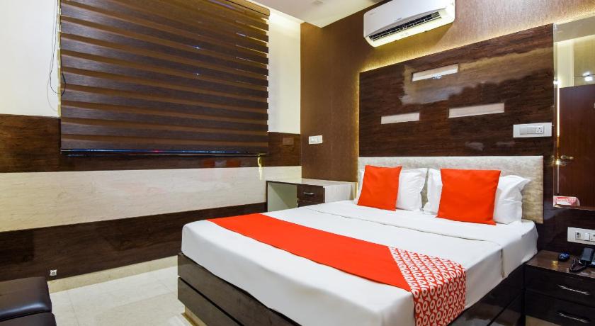 OYO 70744 Hotel Atharv