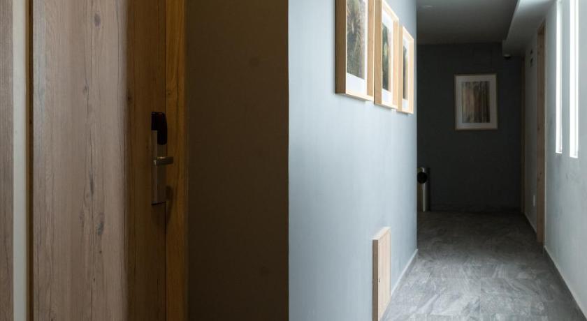 Hotel Roble photo
