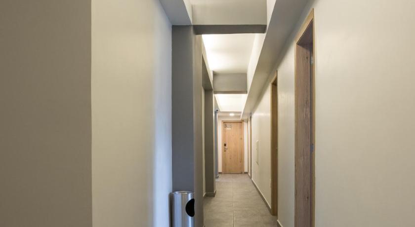 Hotel Roble photo