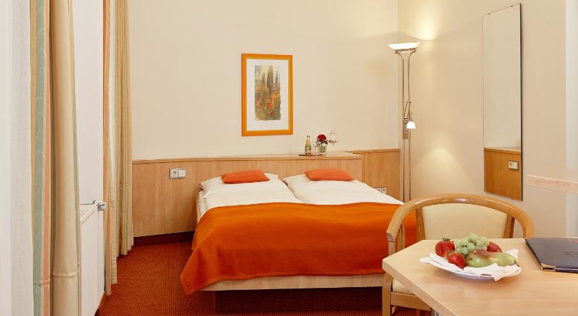 Image of Standard Double Room 4