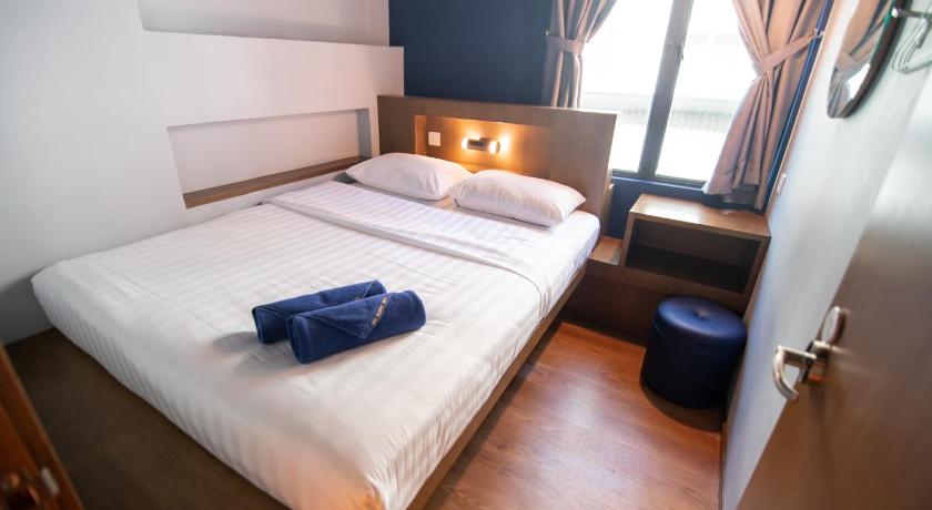 Image of Standard Double Room with Shared Bathroom 8