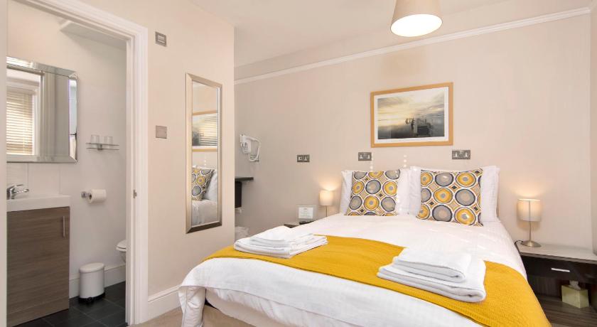 Redhouse — Hotel in Salisbury