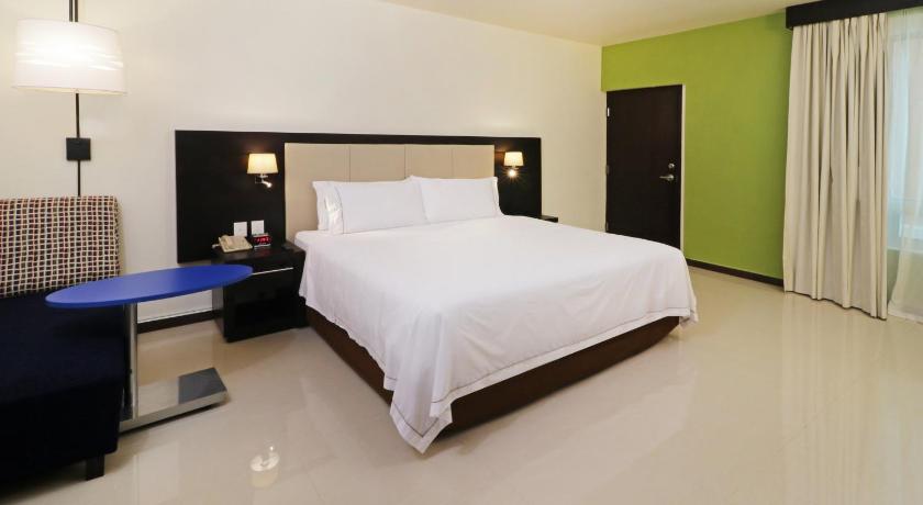 Holiday Inn Express Tuxpan